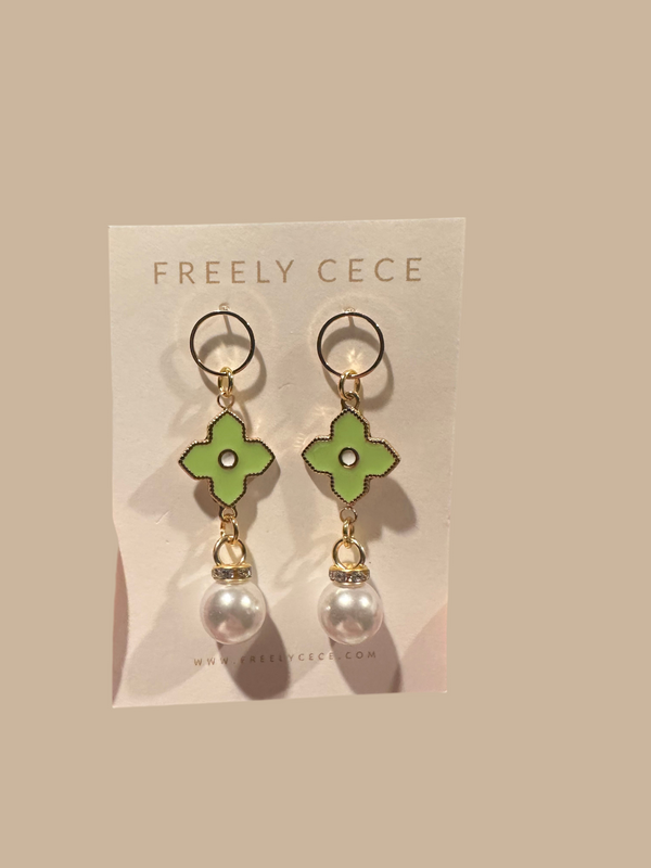 Green Clover Pearl Earrings